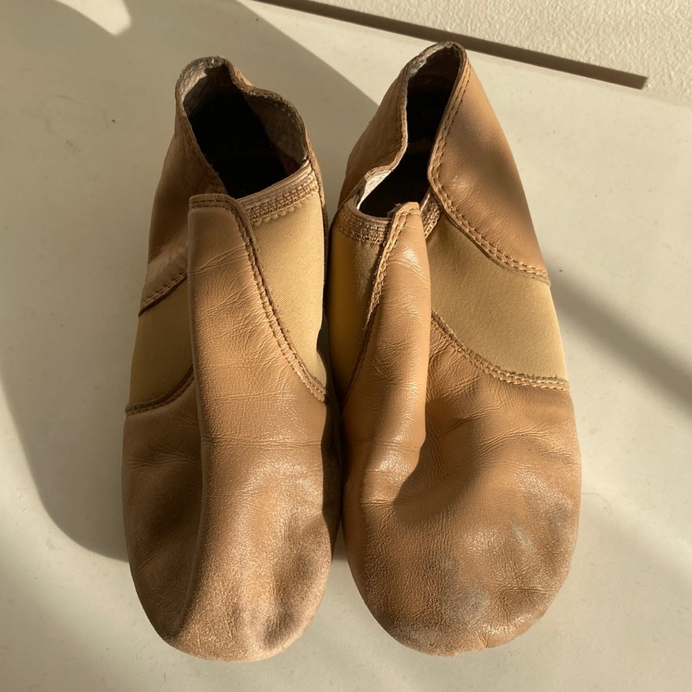 Revolution Jazz dance shoes size 1.0 AD M - Tan Color